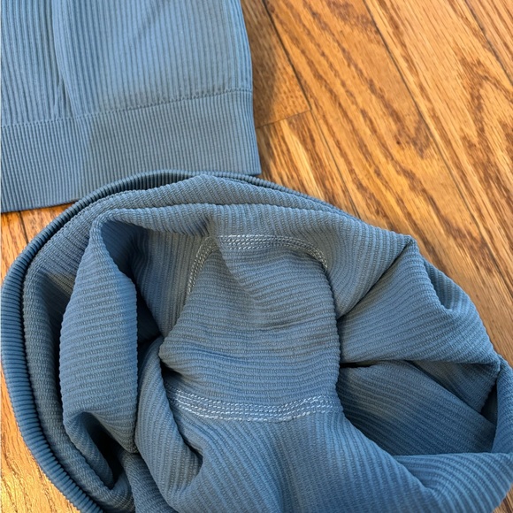 SHEIN Yoga Set - Picture 13 of 14